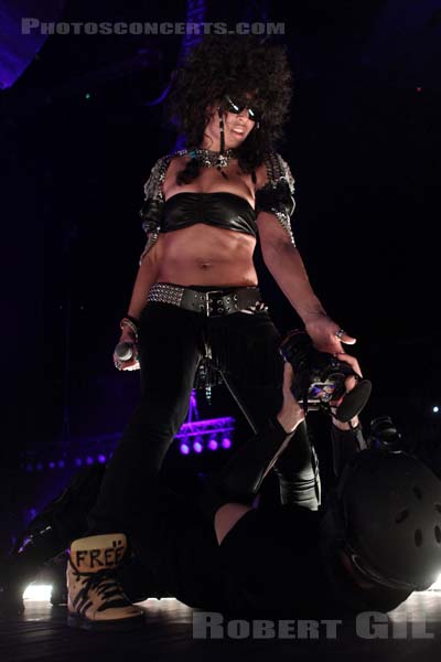 SHAKA PONK - 2013-01-05 - PARIS - Bercy - Sofia Samaha Achoun